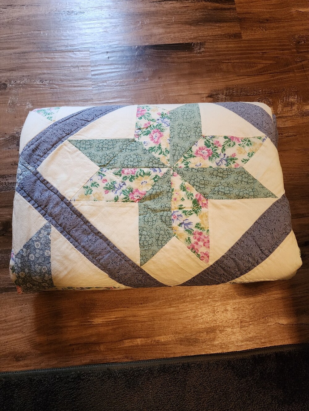 Handmade patchwork star quilt - Picture 8 of 10